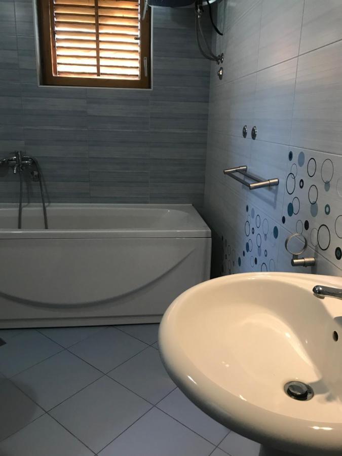 Six Bedroom Holiday Home Matea 普洛切 外观 照片